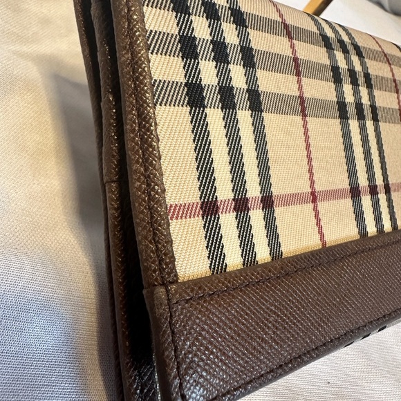 Pre-loved. EUC Burberry Brown Canvas Leather Nova Check Long Wallet. Flaws shown - Picture 5 of 13